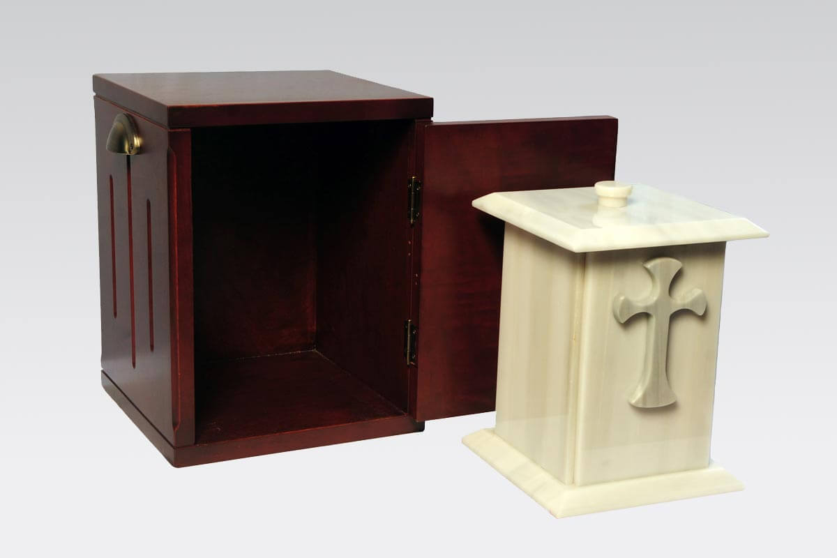 Cenizario de mármol blanco con aplicación y urna de madera