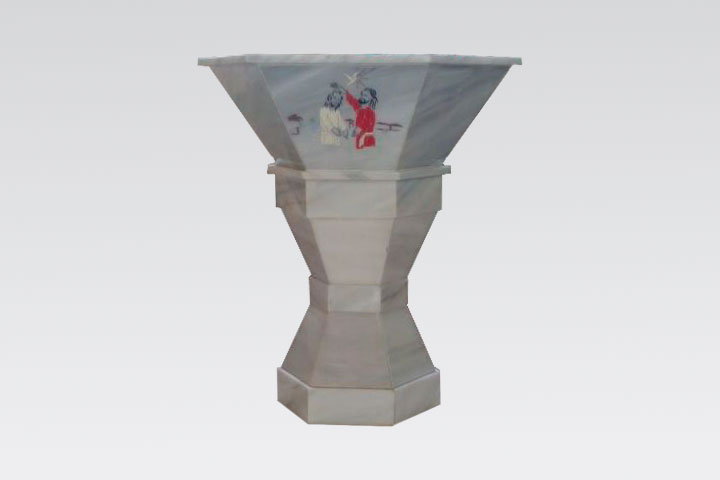 Pila bautismal de mármol